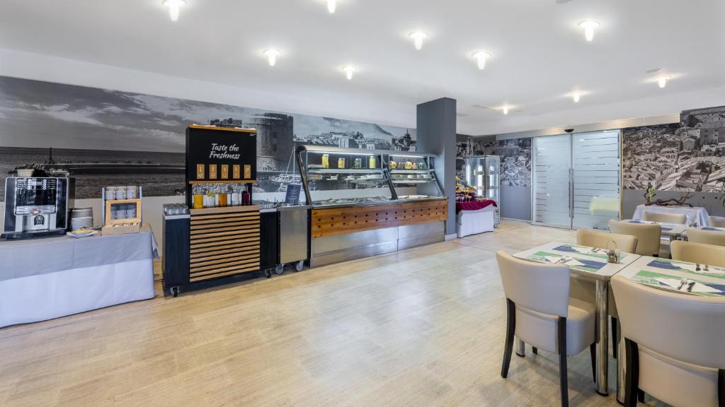Hotel Uvala 4*, Dubrovnik – otkrijte čari luksuznog odmora uz predivne jadranske pejzaže, vrhunsku udobnost i autentični mediteranski ugođaj!