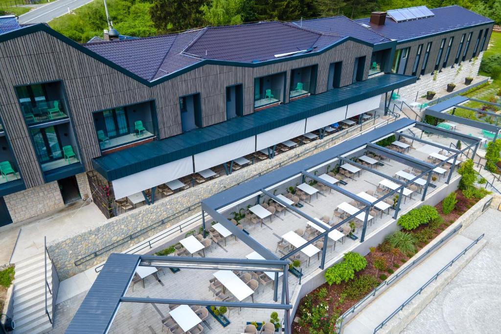 Doživite sklad prirode i odmora – Boravite u Hotelu Plivsko Jezero 3* i uživajte u bajkovitoj ljepoti Jajca i smaragdnog  jezera!