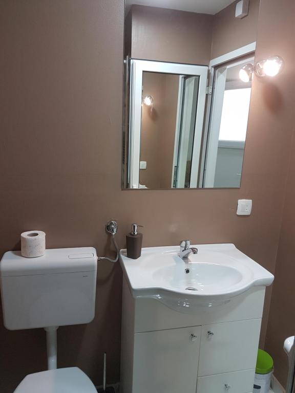 Istražite ljepote Mostara i uživajte u boravku u Appleline apartmanima, uz jedinstven pogled na simbol grada – veličanstveni Stari most!