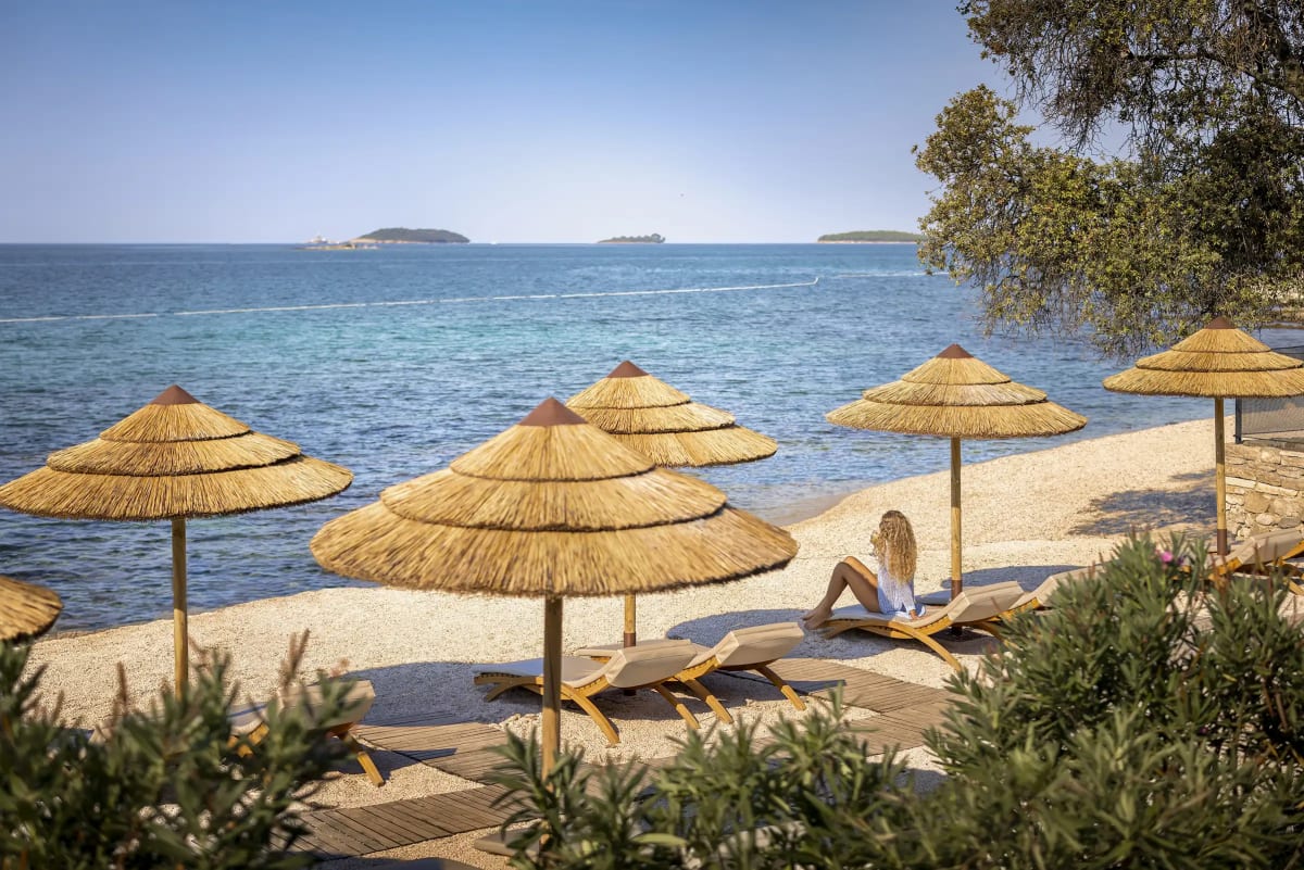 Kamp Polari, Rovinj – savršena destinacija za bijeg od svakodnevice, gdje vas očekuju čisto more, prirodni hlad, mirisne borove šume i opuštajuća atmosfera sunčanog Mediterana!