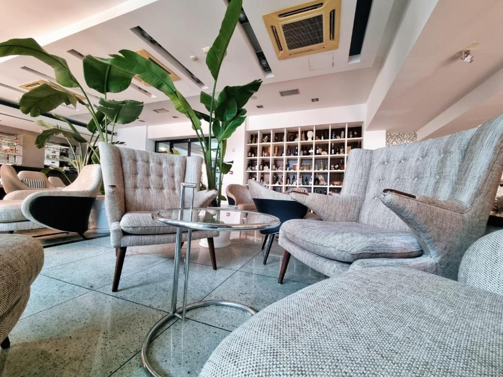Jona Rooms Podstrana – uživajte u savršenom spoju mediteranskog ugođaja, blizine mora i elegantnog smještaja za odmor ispunjen uživanjem!