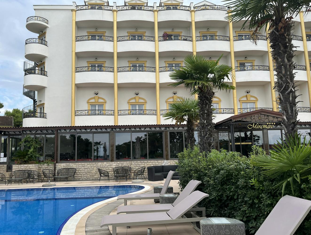 Hotel Miramare 4*, Vodice I Otkrijte mjesto gdje svaki dodir vjetra i miris mora stvaraju nezaboravne uspomene!