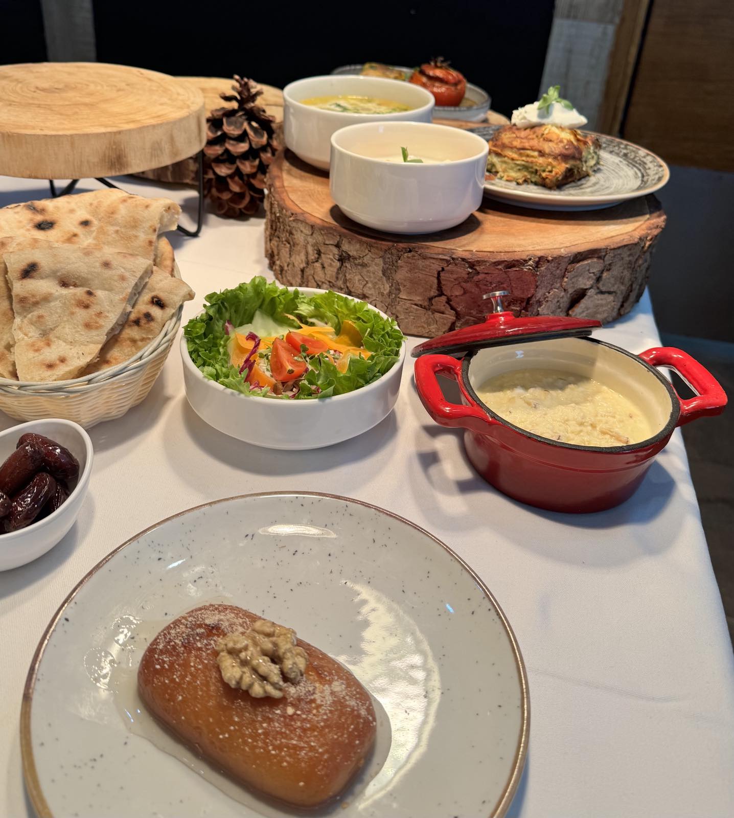 Doživite čaroliju Ramazana na Trebeviću uz opuštajući ambijent, prirodu i delicije vrhunske kuhinje Hotela Pino Nature 4*!