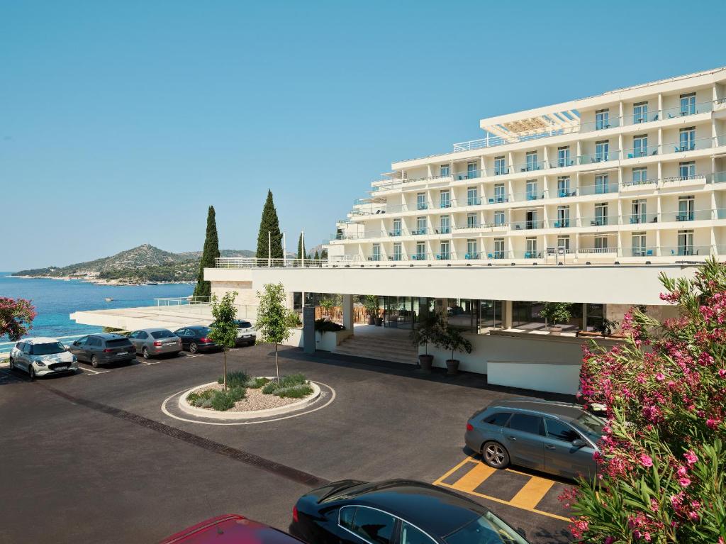 Hotel Astarea 3*, Dubrovnik | Prepustite se trodnevnom odmoru za dvije osobe – uživajte u kristalno čistom moru, mediteranskom duhu i šetnjama renesansnim vrtovima Dubrovnika!