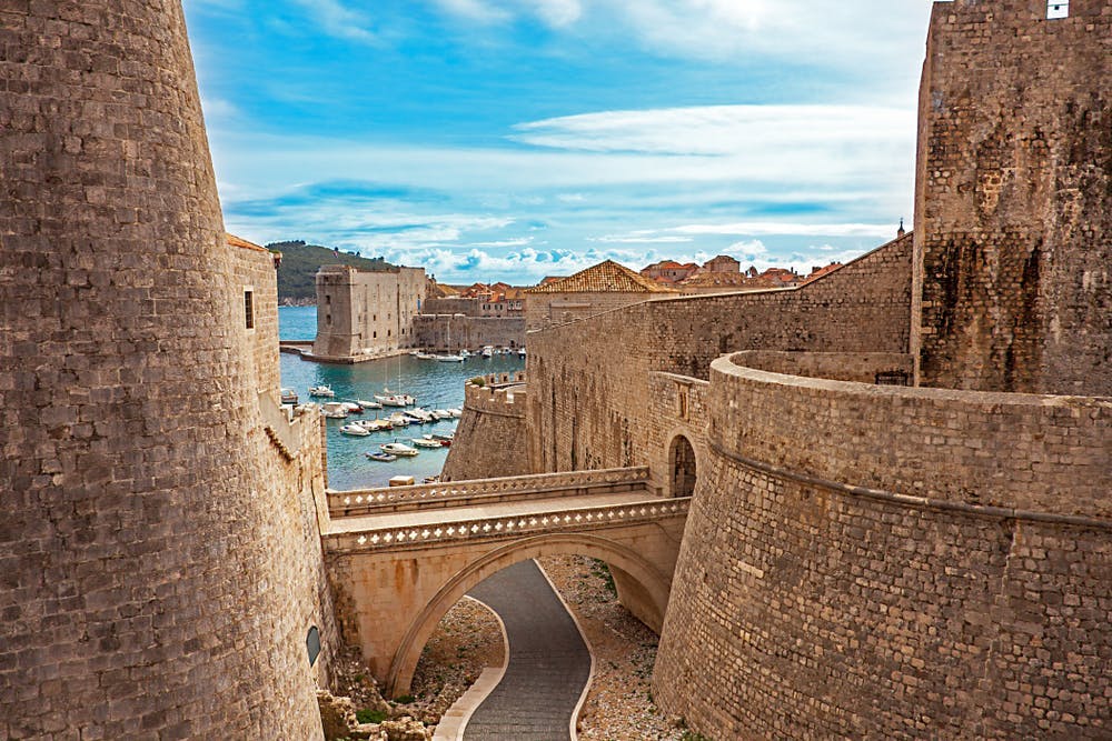 Hotel Uvala 4*, Dubrovnik – otkrijte čari luksuznog odmora uz predivne jadranske pejzaže, vrhunsku udobnost i autentični mediteranski ugođaj!