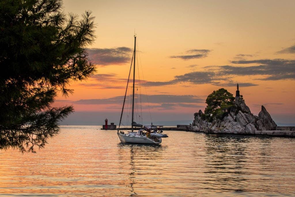 Neka svaki trenutak bude posebna uspomena uz All Inclusive uslugu i čaroban pogled na more u Hotelu Faraon 3*, Trpanj!