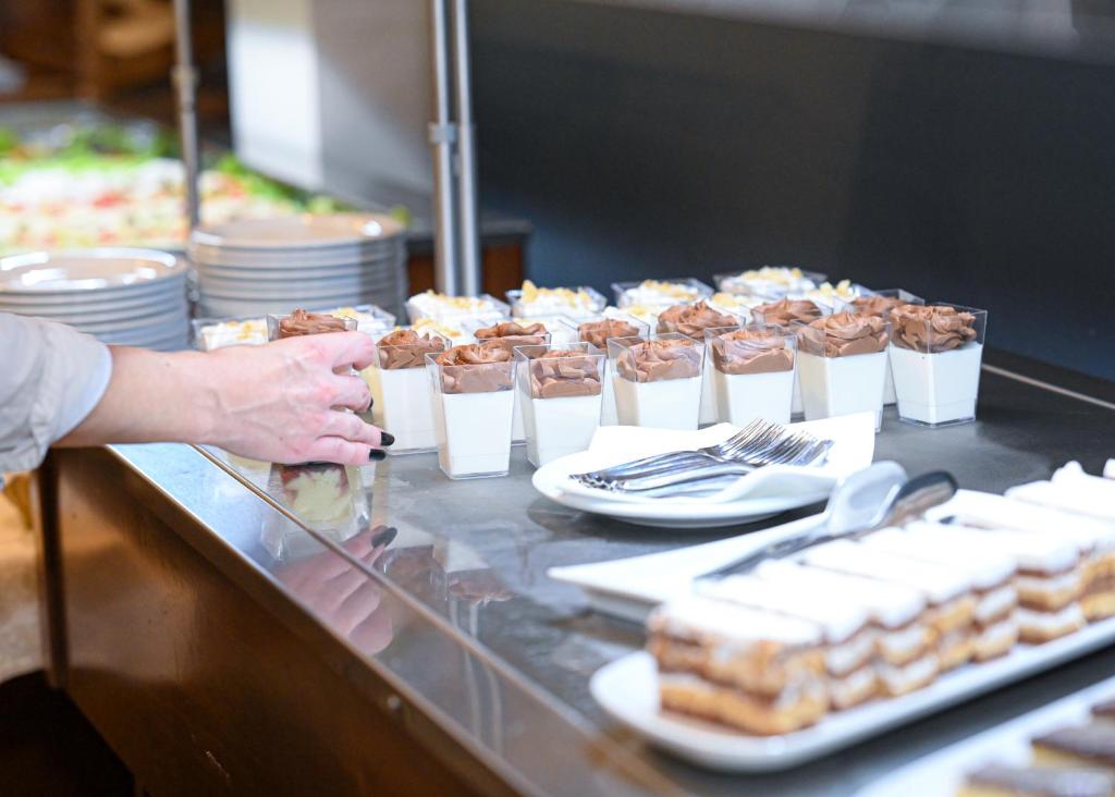 Uživajte u odmoru gdje se vrhunski komfor, bezvremenska elegancija i toplina Banja Luke stapaju u jedinstveno luksuzno iskustvo – Hotel Jelena 4*!