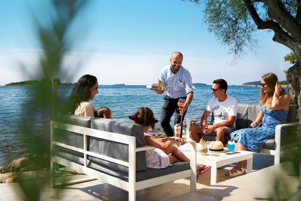 Kamp Polari, Rovinj I Uživajte u odmoru okruženi stoljetnim maslinama, borovim šumama i kristalno čistim morem u srcu Istre!