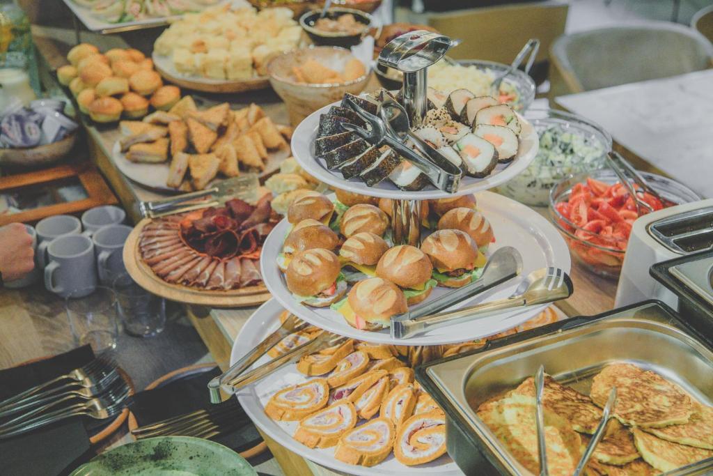 Doživite harmoniju prirode i potpuni odmor na Zlatiboru – Central Inn apartmani nude idealno okruženje za relaksaciju, uz svježinu planinskog vazduha!