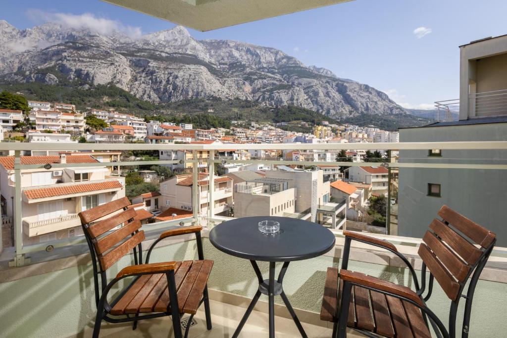 Hotel Park 4*, Makarska I Uživajte u vrhunskom luksuzu i potpunom miru uz nezaboravne trenutke na čarobnoj obali Jadranskog mora!