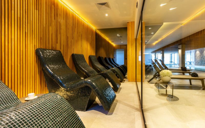 Uživajte u savršenom spoju planinskog mira, vrhunskog komfora i potpunog opuštanja u Hotelu Monti Spa & Wellness 4* na veličanstvenom Igmanu!