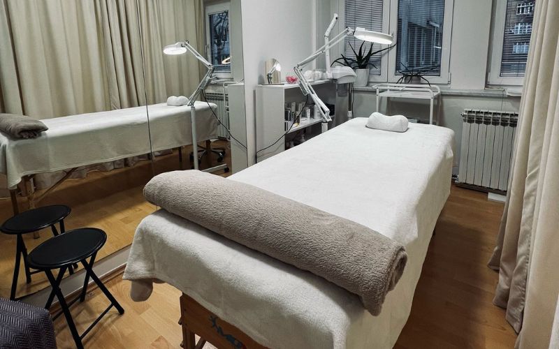 Kraljevski RELAX piling 3 u 1 – priuštite sebi trenutke opuštanja uz luksuzni ritual koji njeguje tijelo, oslobađa od stresa i vraća osjećaj ravnoteže u Spaology Body Bar-u!