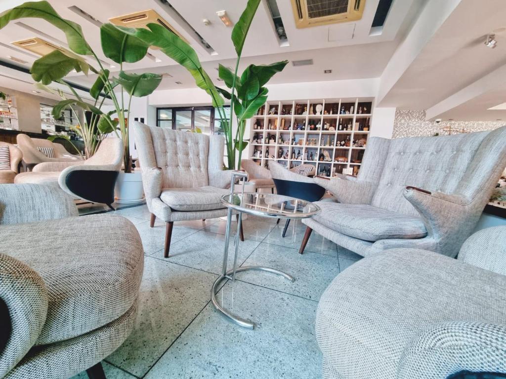 Hotel Gala 4*, Podstrana – idealno mjesto za opuštanje, uživanje i stvaranje nezaboravnih uspomena uz Jadransko more i čarobne ljepote Dalmacije!