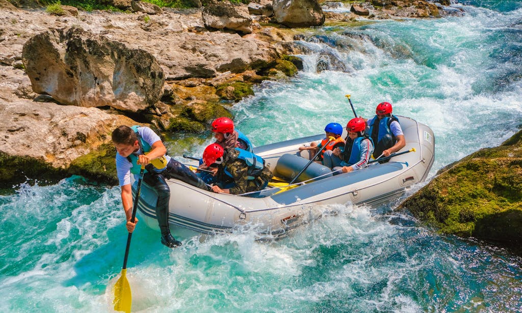 Grand River – rafting na rijeci Neretvi i jedinstveni avanturistički doživljaj na divljim vodama uz sigurnost i iskustvo u prirodnom okruženju Hercegovine!