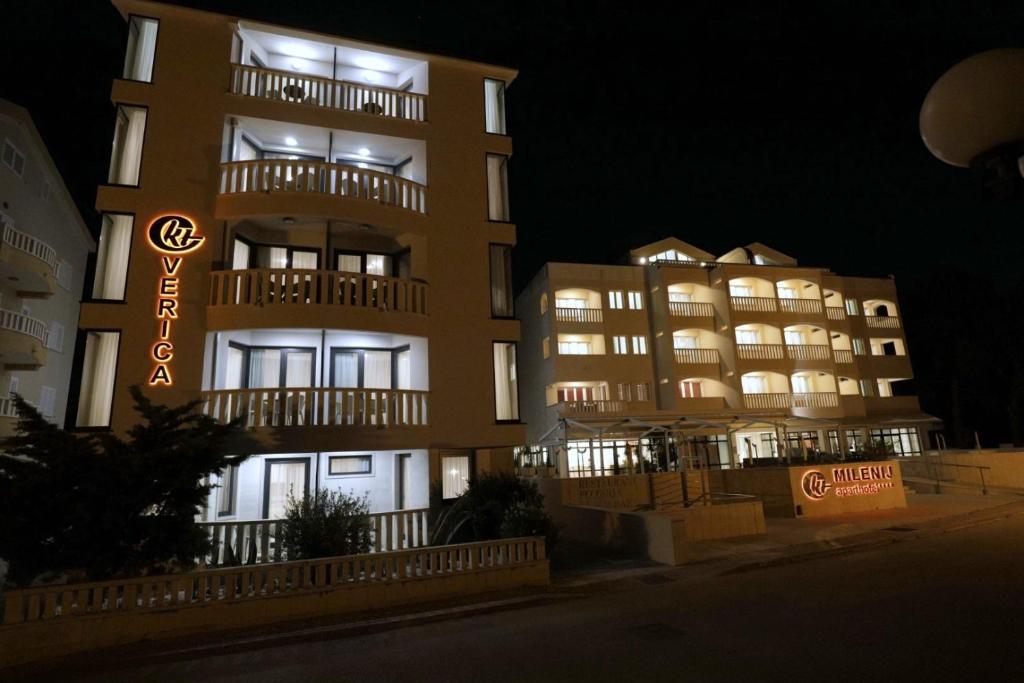 Villa Verica 4* | Prepustite se ljepotama Baške Vode i boravite u apartmanima koji nude potpuni komfor i čarobnu atmosferu!
