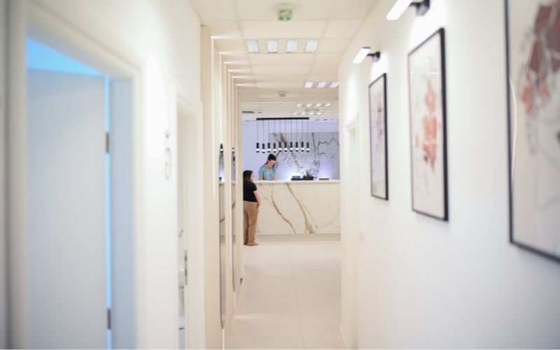 Naša klinika | Uklanjanje bradavica i kondiloma na bezbjedan i efikasan način uz iskustvo, preciznost i vrhunsku medicinsku njegu!