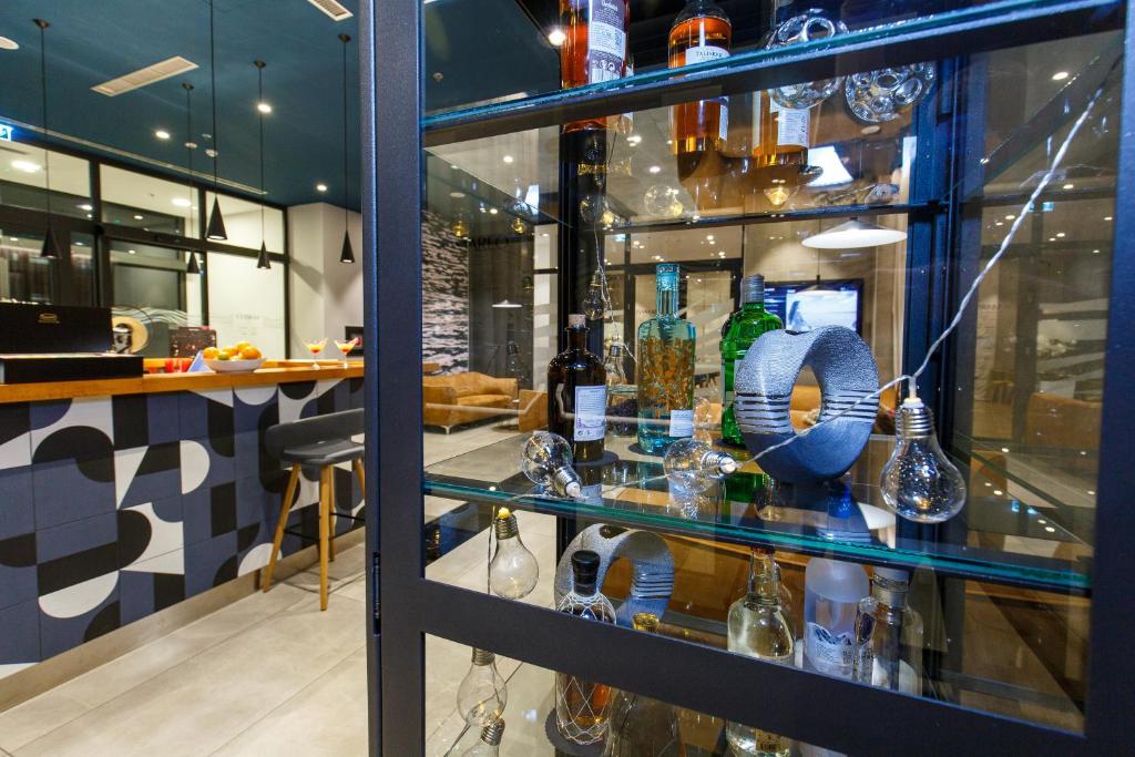 Uživajte u luksuzu i potpunom opuštanju u Marvie Hotel & Health 4* – gdje se mediteranski šarm, elegancija i bogata historija Splita spajaju u savršen odmor!