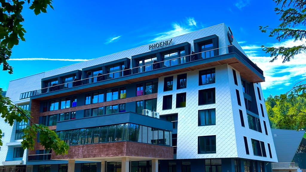 Aparthotel Phoenix I  Doživite čaroliju Bjelašnice kroz boravak u luksuznom ambijentu gdje planinski mir susreće udobnost na svakom koraku!