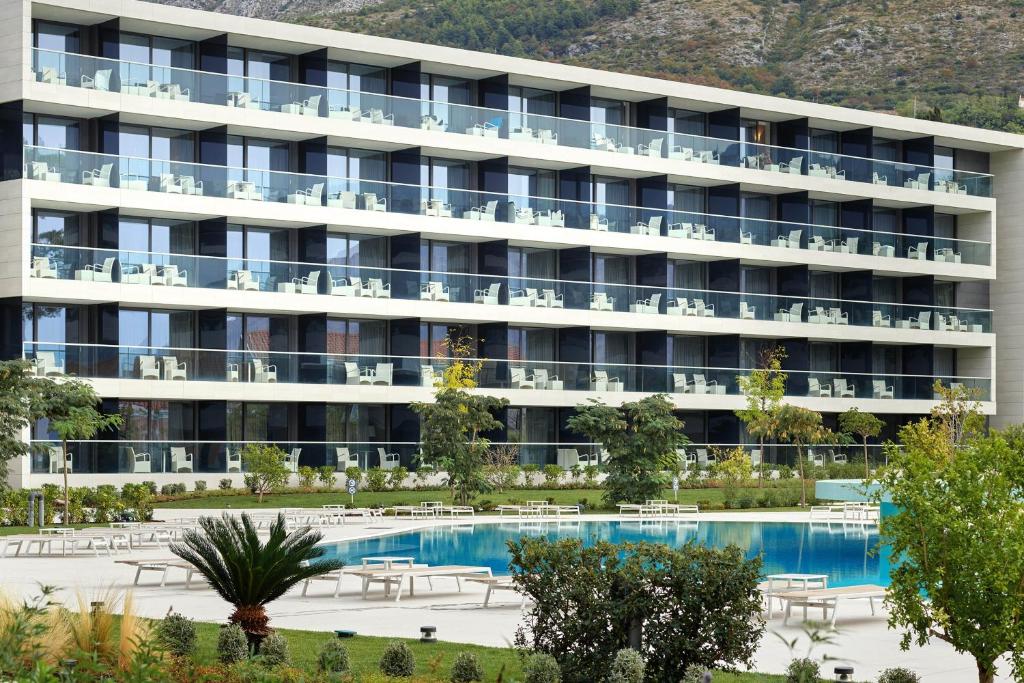 Sheraton Dubrovnik Riviera Hotel 5* – Uživajte u luksuznom Wellness & Spa odmoru na obali Jadrana, uz mirise mora i dašak elegancije!