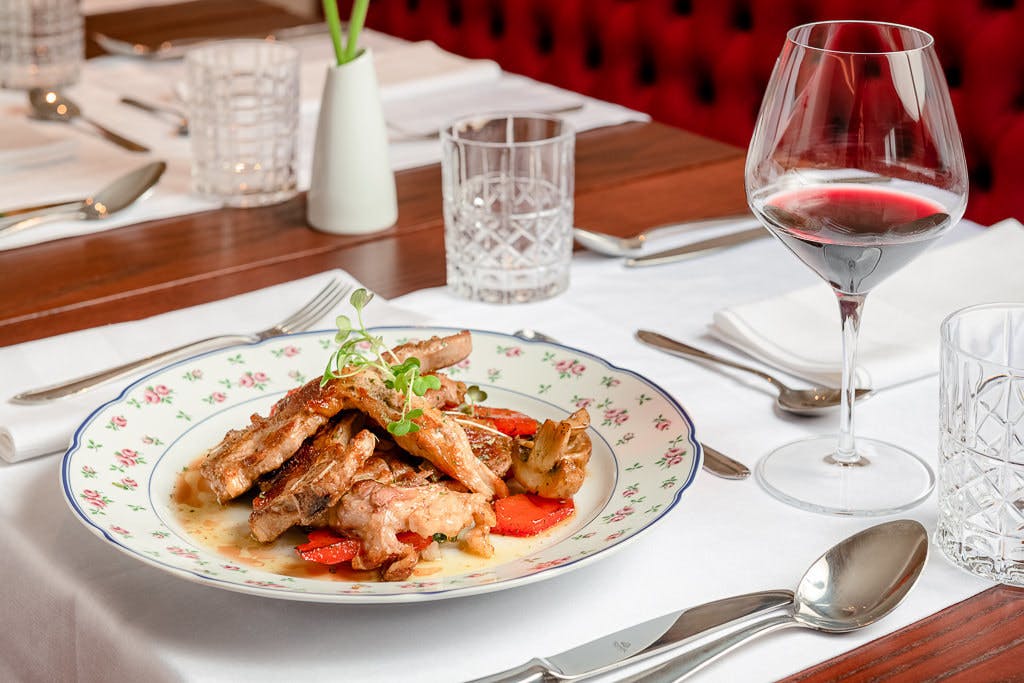 Nezaboravan bijeg u Split uz luksuz, udobnost i panoramski pogled na more – doživite vrhunski odmor u elegantnom Hotelu Cvita 4*!