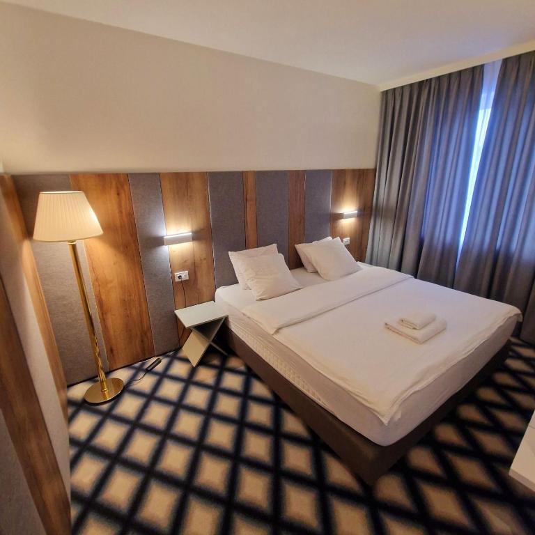Otkrijte spoj modernog ambijenta, vrhunske udobnosti i luksuznog boravka u srcu Bihaća uz Hotel Swiss Plus 3*!