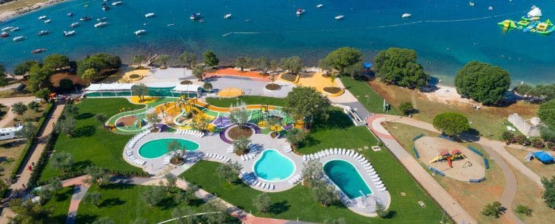 Kamp Polari, Rovinj I Uživajte u odmoru okruženi stoljetnim maslinama, borovim šumama i kristalno čistim morem u srcu Istre!