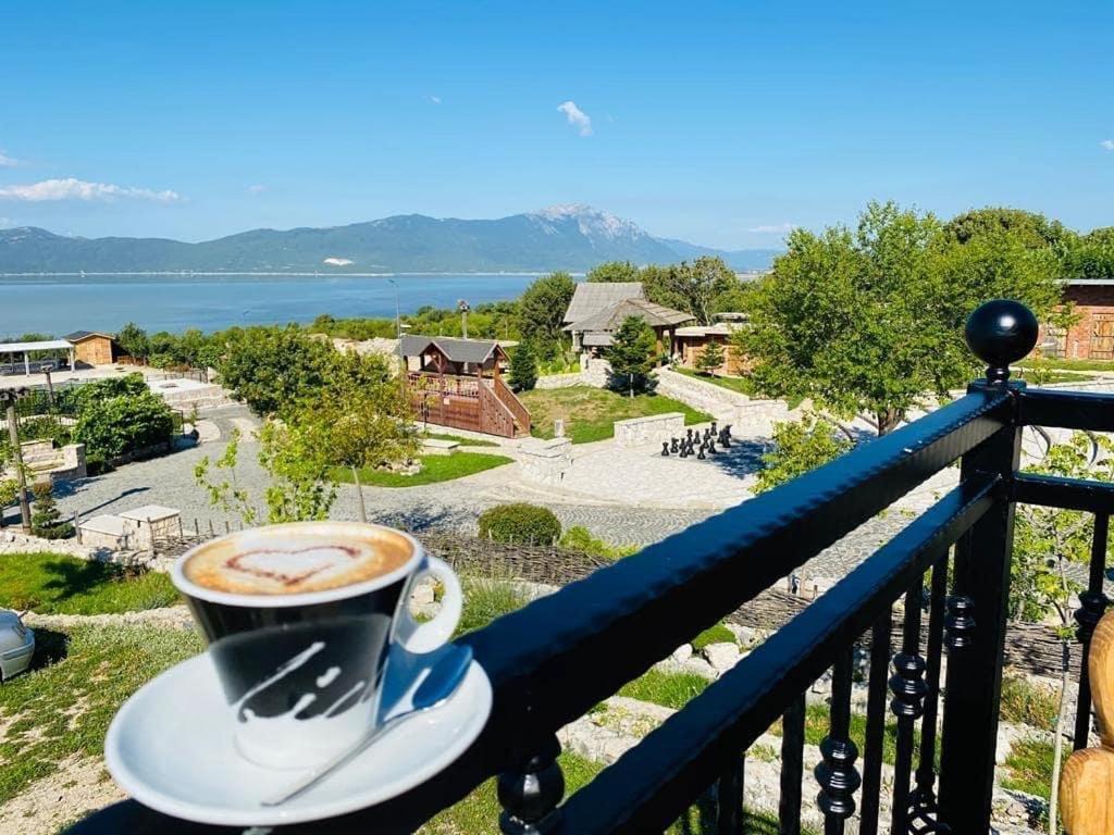 Tomislavgrad – uživajte u jedinstvenom ambijentu Eco sela Grabovica, gdje se priroda i mir spajaju uz predivan pogled na Buško jezero!