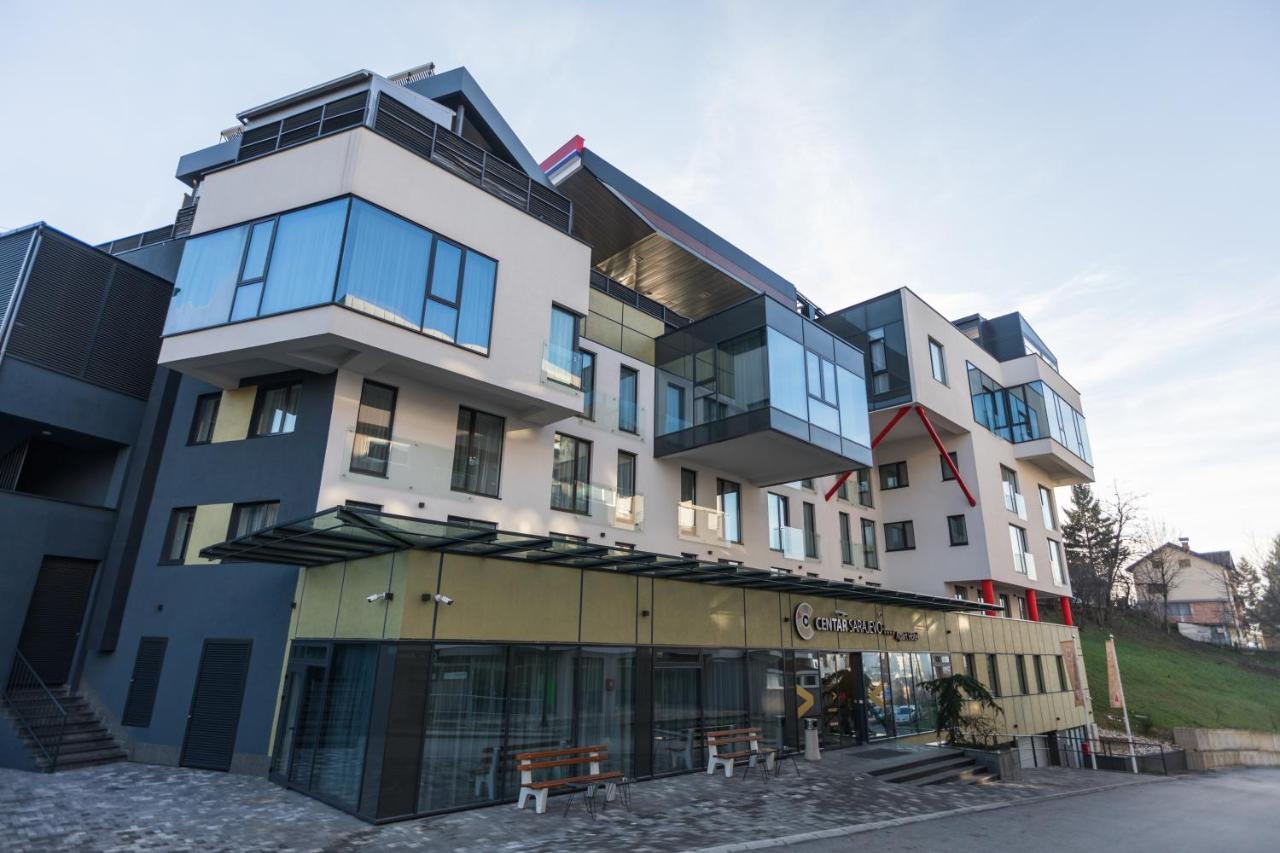 Iskusite savršen zimski odmor koji povezuje luksuz, komfor i očaravajući pogled na Sarajevo u Aparthotelu Centar 4*!