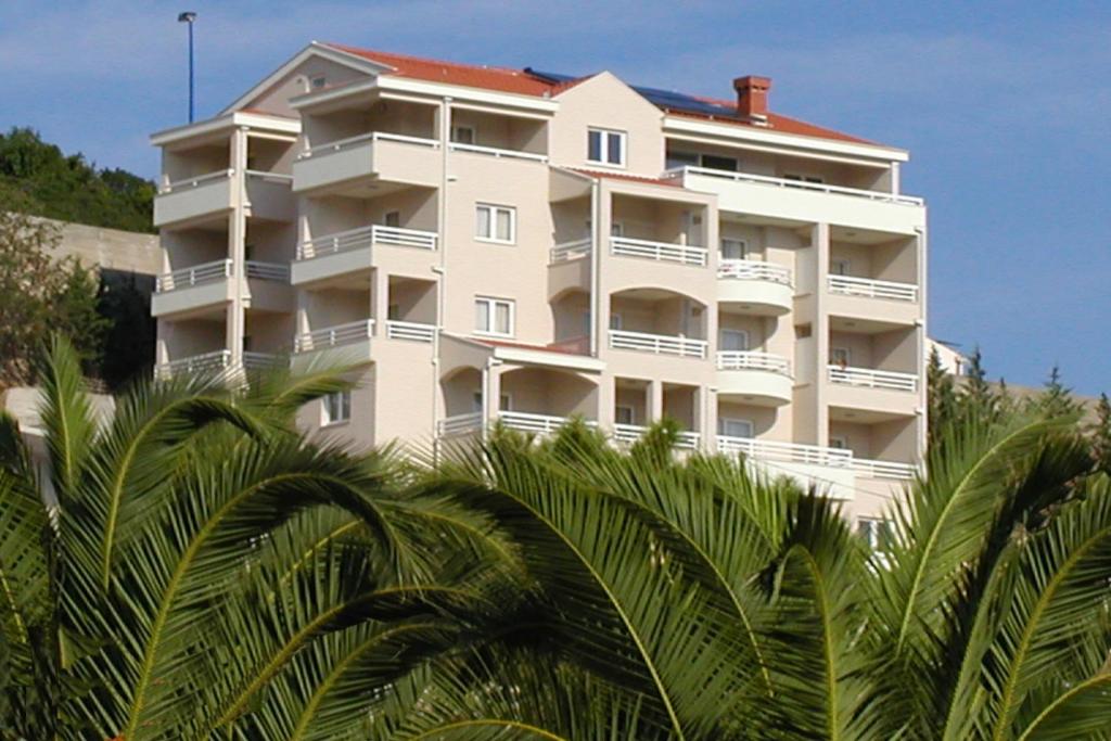 Neum | Prepustite se čarima mora i umirujućem šumu talasa tokom savršenog odmora u Hotelu Agava 4*!