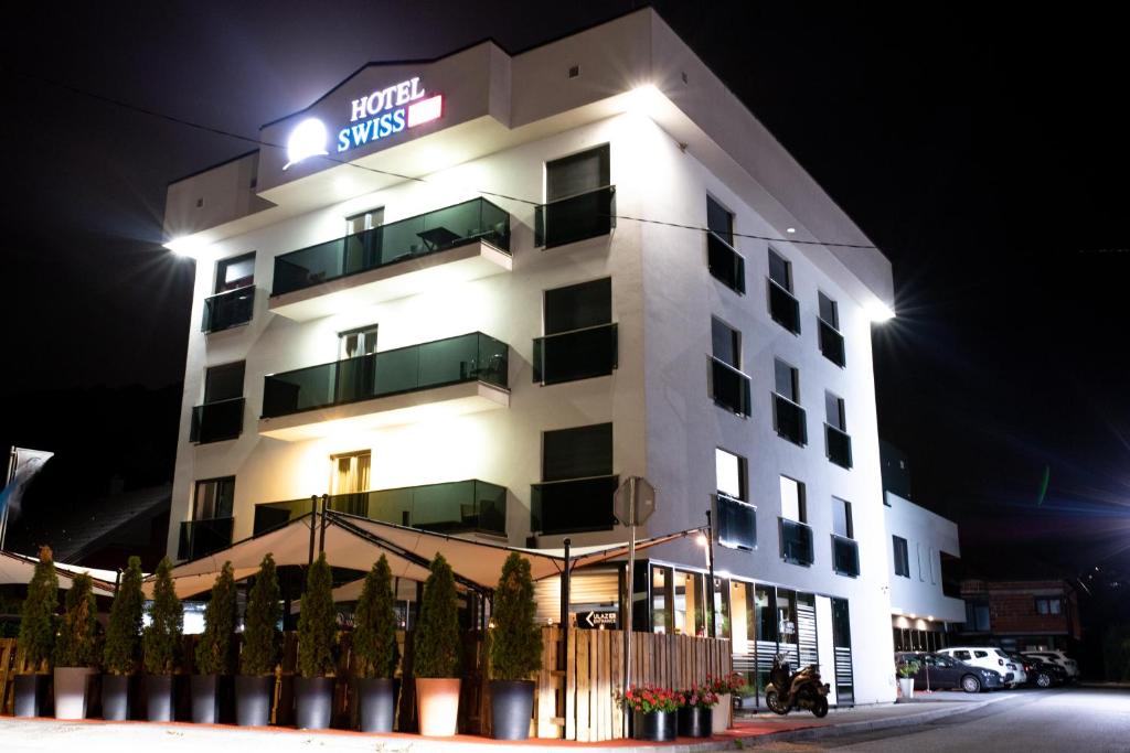 Doživite jedinstvenu kombinaciju modernog stila, potpune udobnosti i domaće topline u Hotelu Swiss Plus 3* – u samom centru Bihaća!