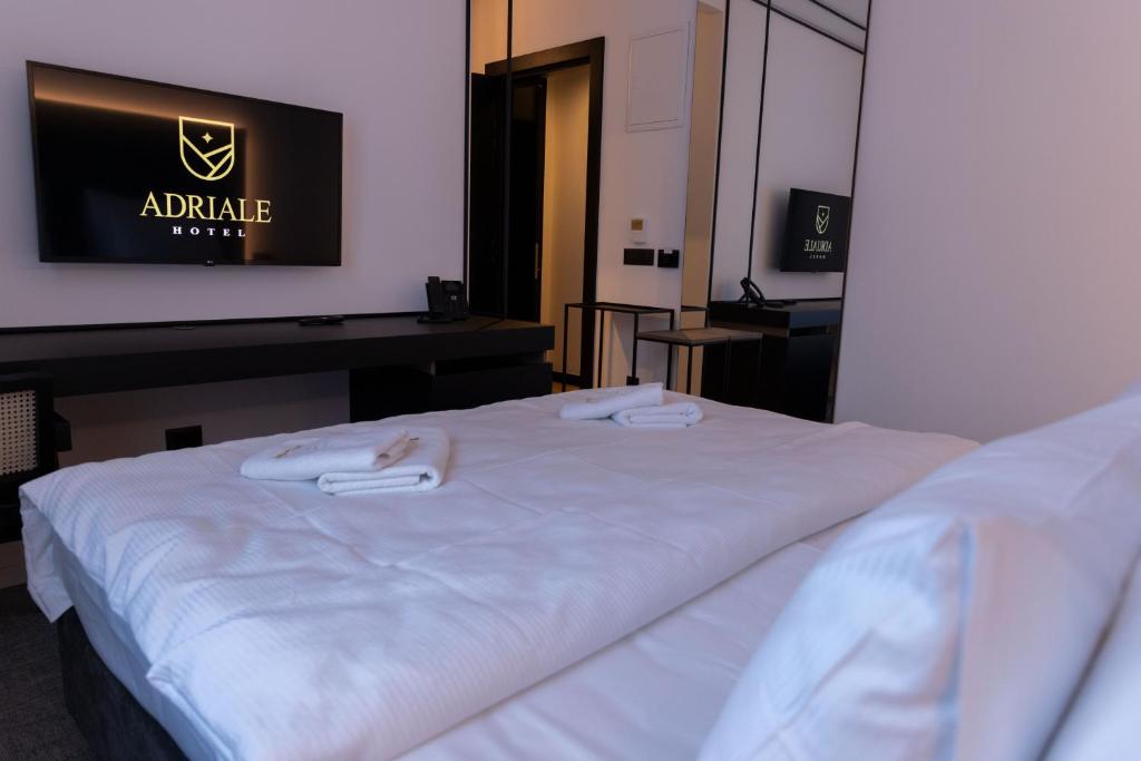 Prepustite se vrhunskom odmoru u srcu Kreševa i uživajte u savršenom spoju modernih sadržaja, udobnosti i tradicionalne atmosfere Hotela Adriale 4*!