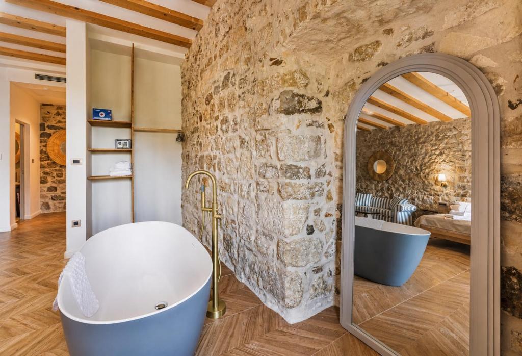 Spoj historije, elegancije i vrhunske udobnosti | Uživajte u odmoru uz more u Hotelu Heritage Casa Blanka 4* u Makarskoj!