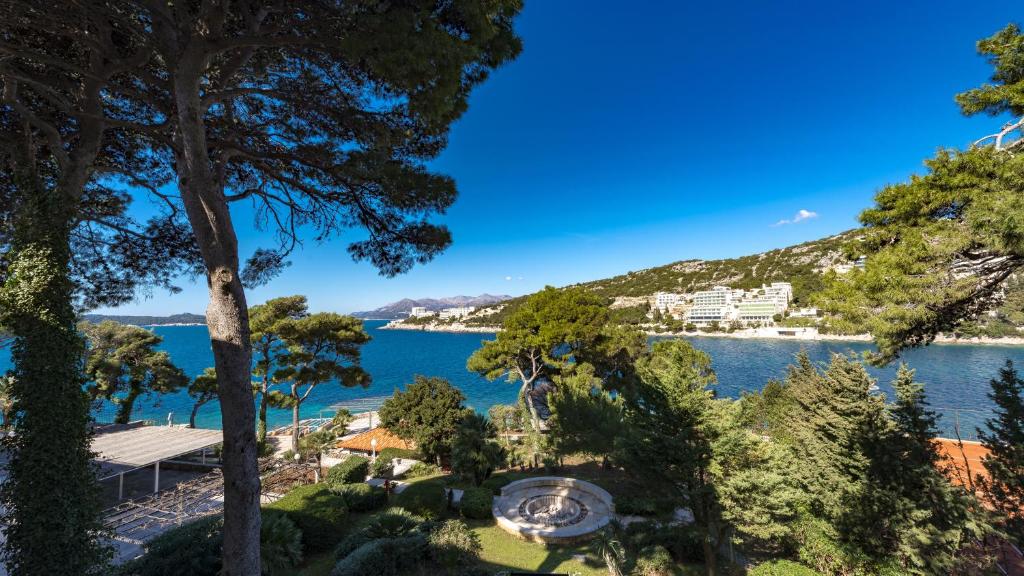 Hotel Splendid 3*, Dubrovnik | Tiha mediteranska oaza mira na samoj obali kristalno čistog mora, s pogledom na nezaboravne zalaske sunca!