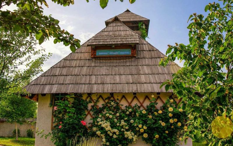 Doživite Turističko naselje Čardaci – oazu mira gdje se priroda, arhitektura i gostoprimstvo spajaju u savršen bijeg od svakodnevice!