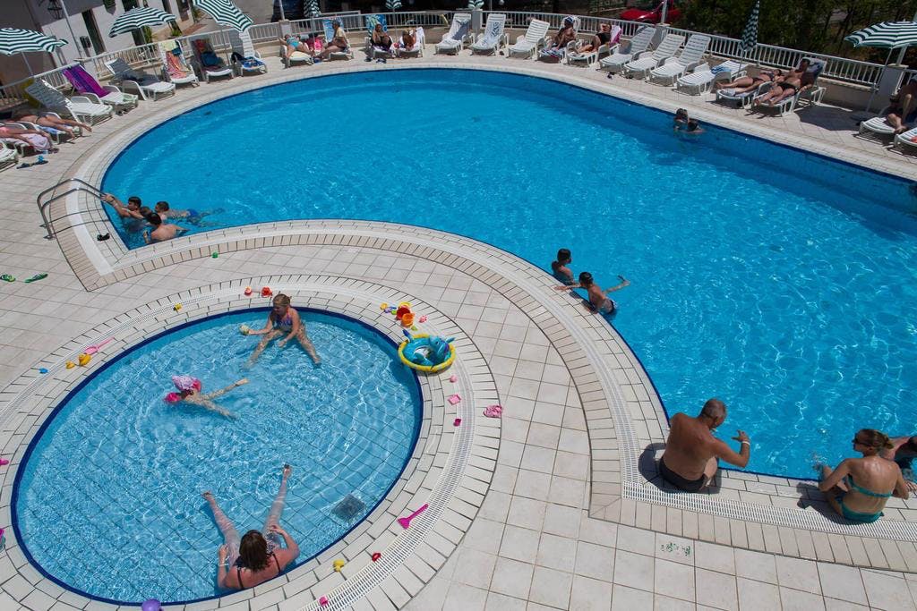 Neka svaki trenutak bude posebna uspomena uz All Inclusive uslugu i čaroban pogled na more u Hotelu Faraon 3*, Trpanj!