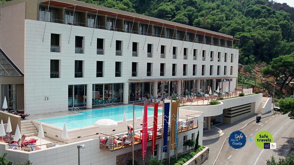 Hotel Uvala 4*, Dubrovnik – otkrijte čari luksuznog odmora uz predivne jadranske pejzaže, vrhunsku udobnost i autentični mediteranski ugođaj!