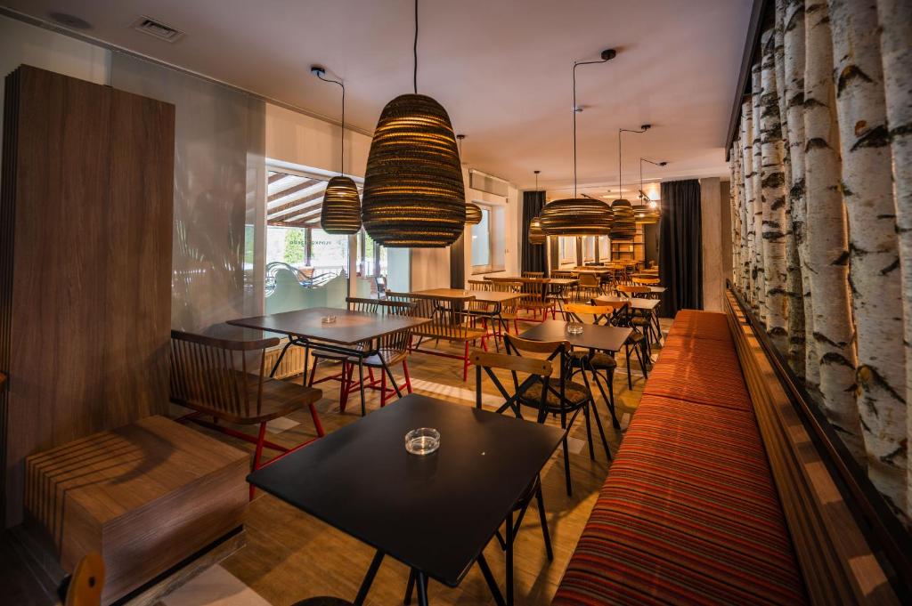 Doživite sklad prirode i odmora – Boravite u Hotelu Plivsko Jezero 3* i uživajte u bajkovitoj ljepoti Jajca i smaragdnog  jezera!