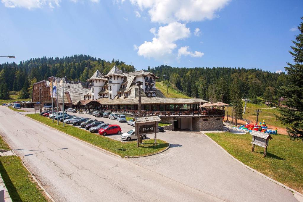 Jahorina u svom najljepšem izdanju – uživajte u udobnosti, miru i nezaboravnom planinskom odmoru u Hotelu Termag 4*!