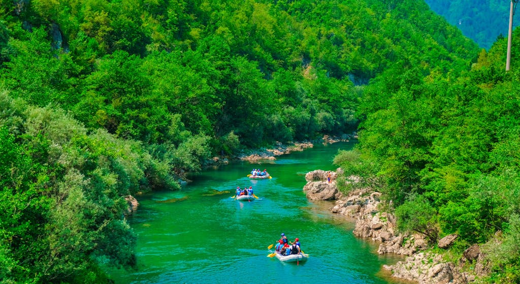 Grand River – rafting na rijeci Neretvi i jedinstveni avanturistički doživljaj na divljim vodama uz sigurnost i iskustvo u prirodnom okruženju Hercegovine!