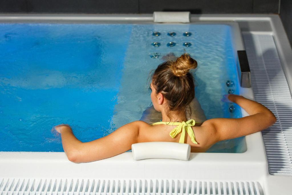 Uživajte u luksuzu i potpunom opuštanju u Marvie Hotel & Health 4* – gdje se mediteranski šarm, elegancija i bogata historija Splita spajaju u savršen odmor!