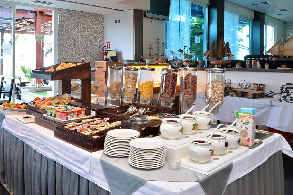 Hotel Gala 4*, Podstrana | Prepustite se potpunom miru i tišini uz obalu, gdje udobnost susreće prirodnu ljepotu!