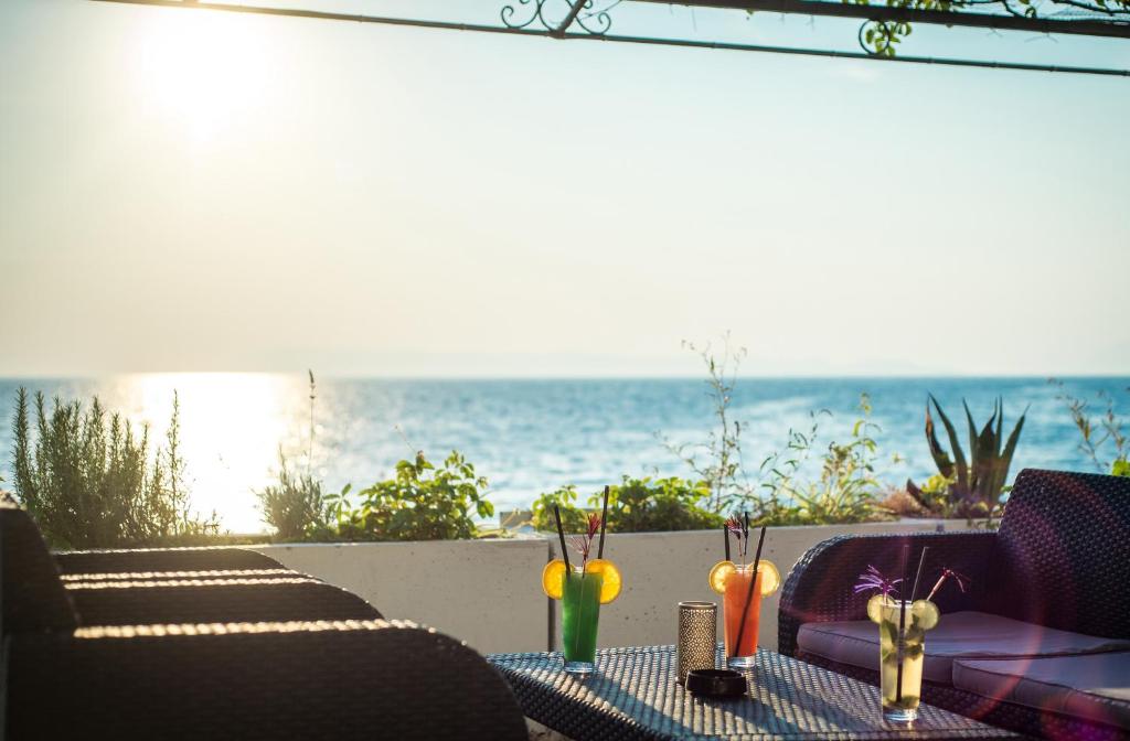 Vaš savršeni bijeg uz more počinje u Beach Hotelu Croatia 3* – uživajte u udobnosti, miru i ljepotama Drašnica na Jadranskoj obali!