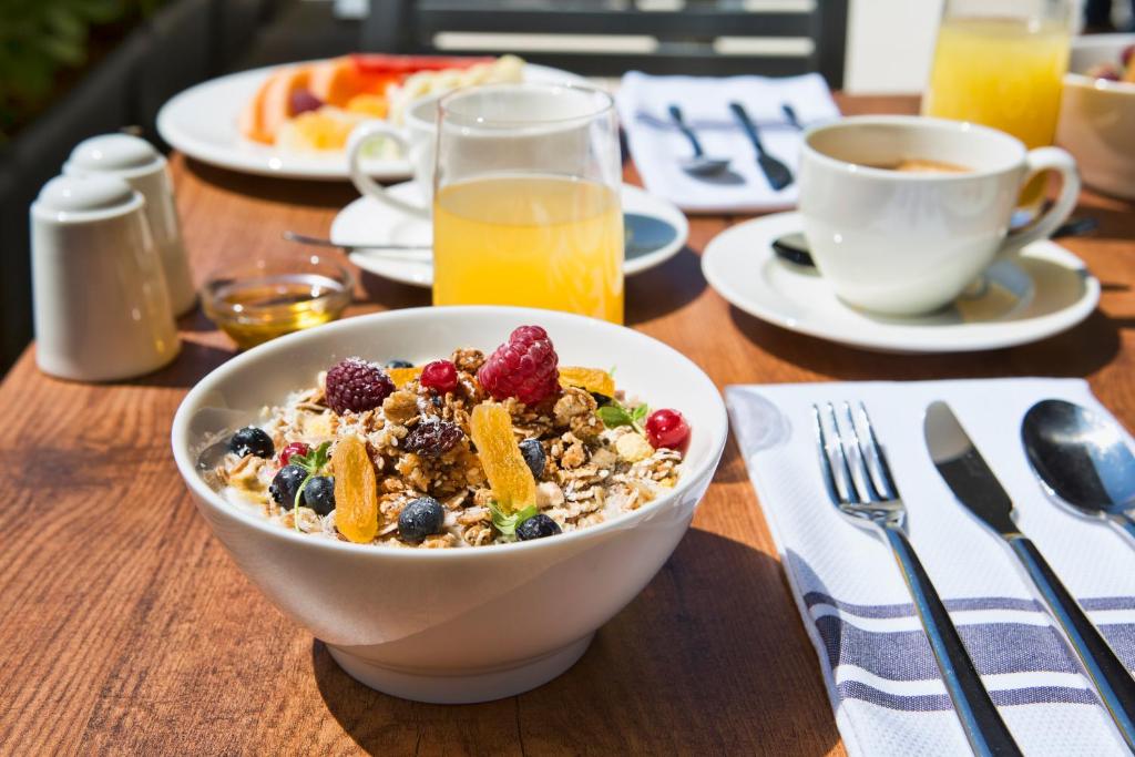 Uživajte u luksuzu i potpunom opuštanju u Marvie Hotel & Health 4* – gdje se mediteranski šarm, elegancija i bogata historija Splita spajaju u savršen odmor!