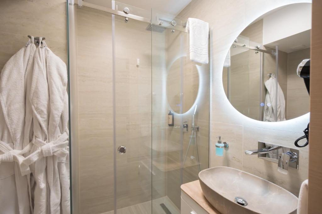 Doživite čari Mostara uz luksuzan boravak u Hotelu Spa Olive 4*, gdje se vrhunski komfor susreće s potpunom relaksacijom!
