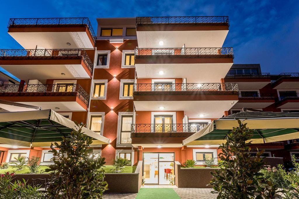 Nezaboravan bijeg u Split uz luksuz, udobnost i panoramski pogled na more – doživite vrhunski odmor u elegantnom Hotelu Cvita 4*!