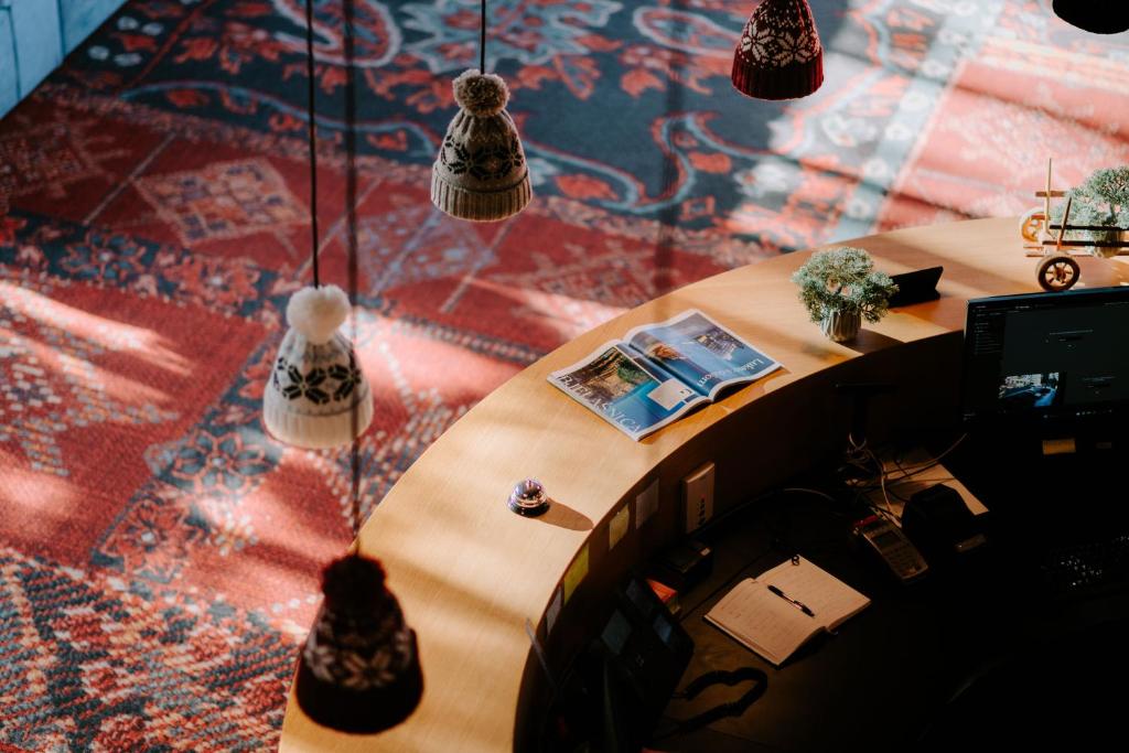 Priredite sebi dan opuštanja u Hotelu Nomad 4* na Bjelašnici – uživajte u Wellness & Spa sadržajima, obnovite energiju i pronađite trenutak mira u planinskom ambijentu!