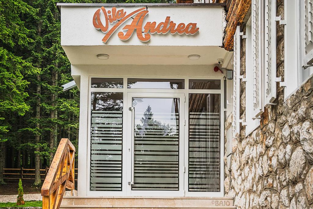 Vila Andrea I Tišina planinskih pejzaža i snaga prirode nude odmor koji vraća životnu energiju okruženi zelenilom Trebevićke šume!