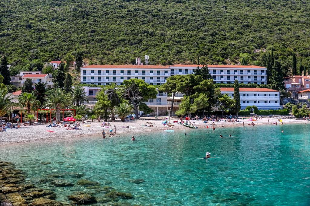 Neka svaki trenutak bude posebna uspomena uz All Inclusive uslugu i čaroban pogled na more u Hotelu Faraon 3*, Trpanj!