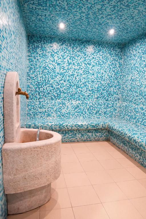 Uživajte u bajkovitom pogledu na smaragdno zelenu rijeku Neretvu i izdašnosti okolnih planina uz dvodnevnu relaksaciju za dvije osobe u Garden City Hotel & Resortu 4*!