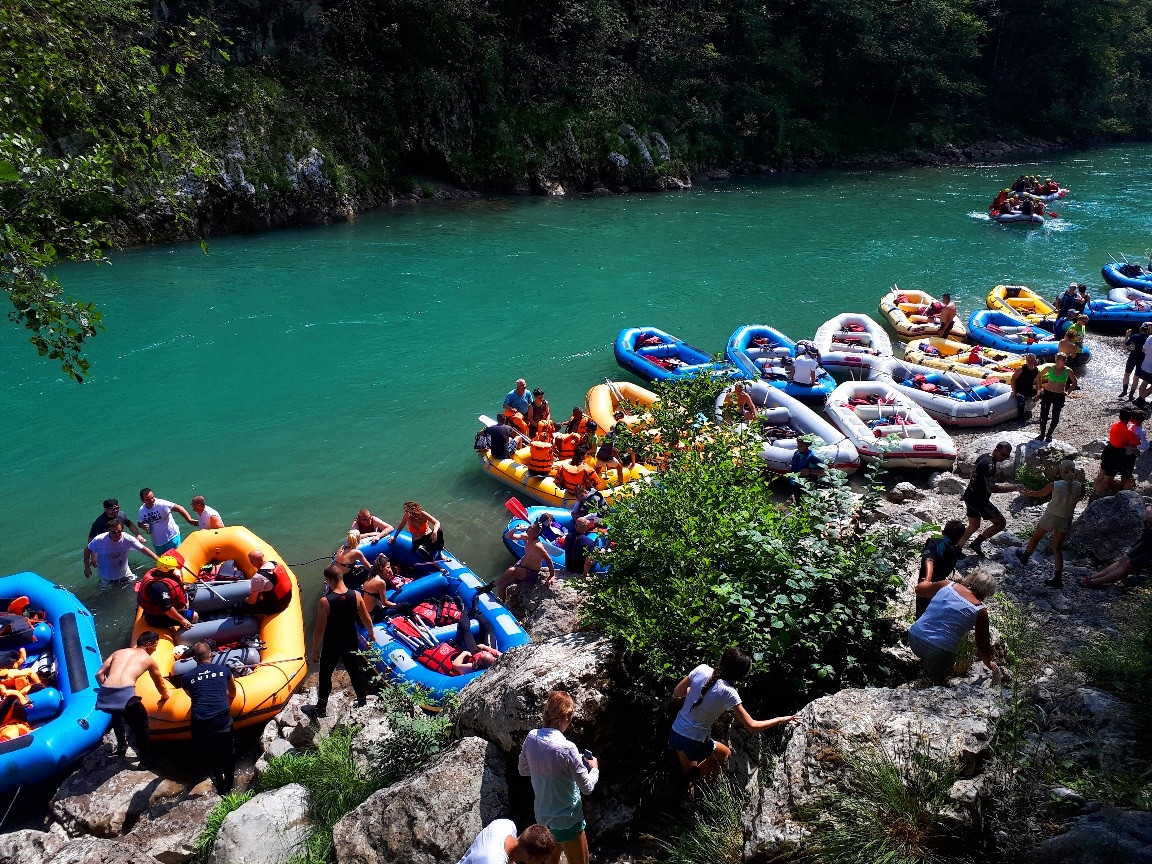 Kamp Highlander │ Posjetite rijeku Taru i prašumu Perućicu koji predstavljaju nedirnuti biser prirode u kojima Vas očekuje trodnevni adrenalinski rafting!